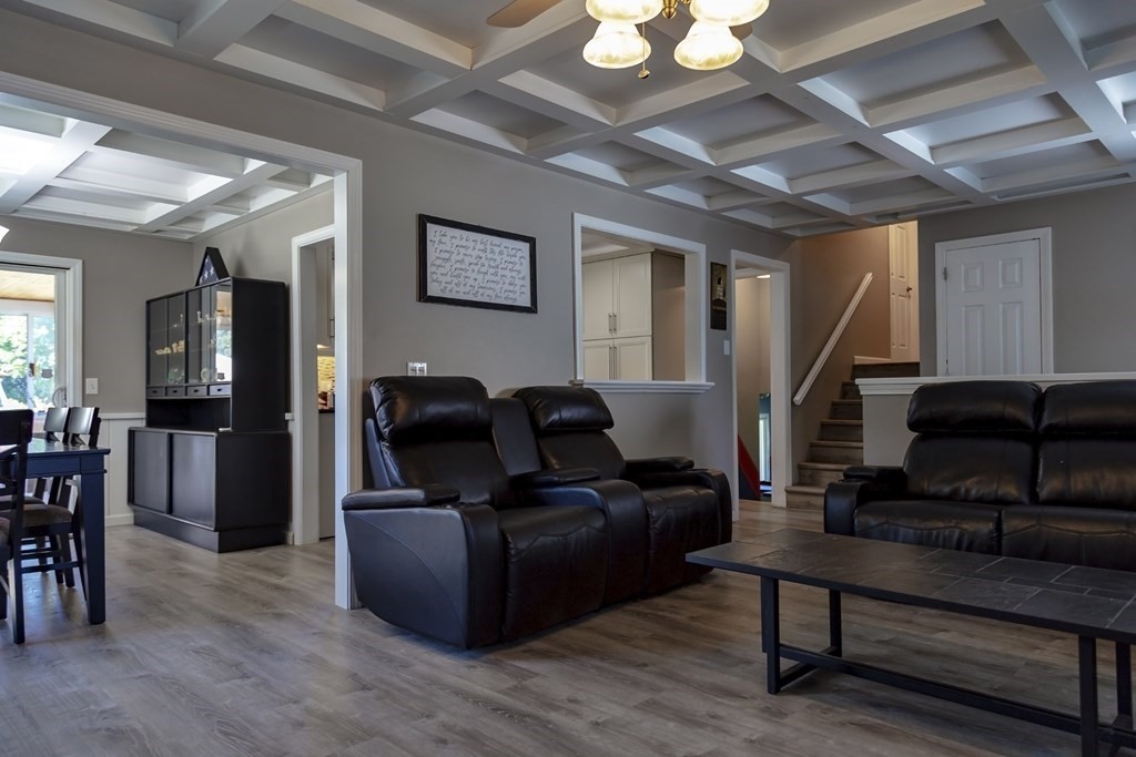 108 Lee Road Deerfield, MA 01373 - Photo 5 of 37 Gallery Image 5