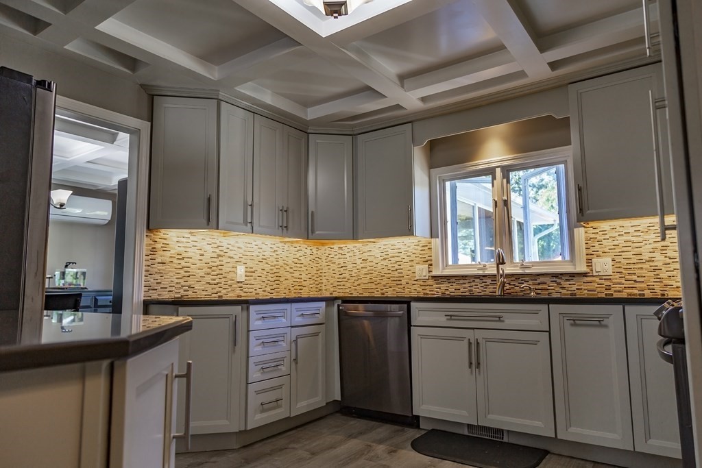 108 Lee Road Deerfield, MA 01373 - Photo 7 of 37 Gallery Image 7