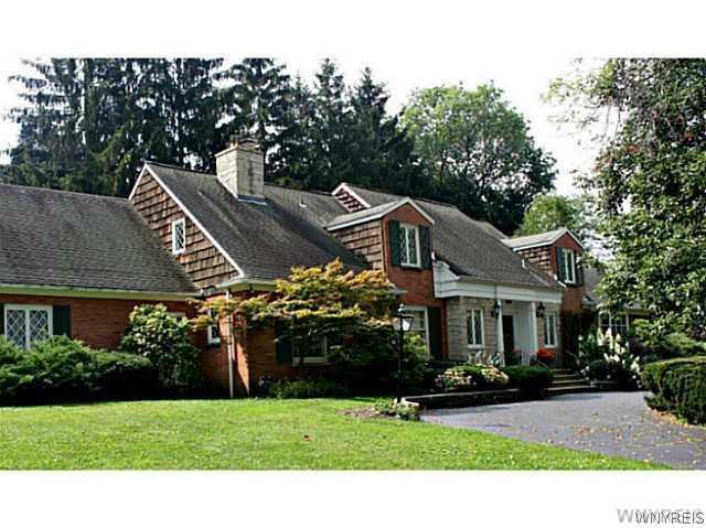 10 Elmhurst Road Amherst, NY 14226 - Photo 1 of 1 Exterior Front summer exterior