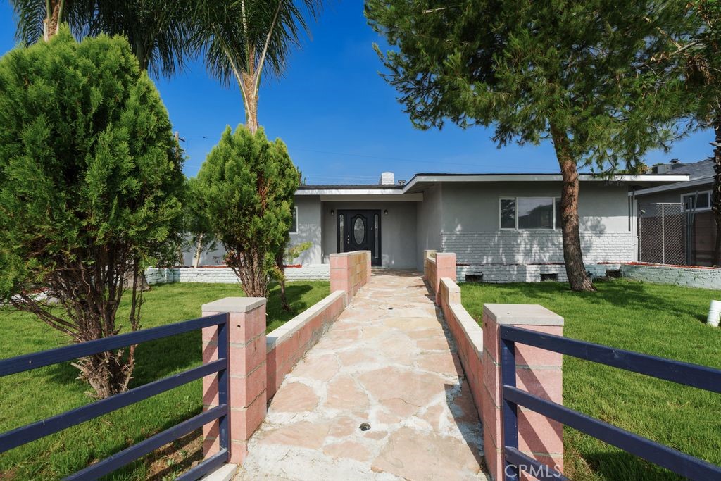 932 North Encina Avenue Rialto, CA 92376 - Photo 3 of 28