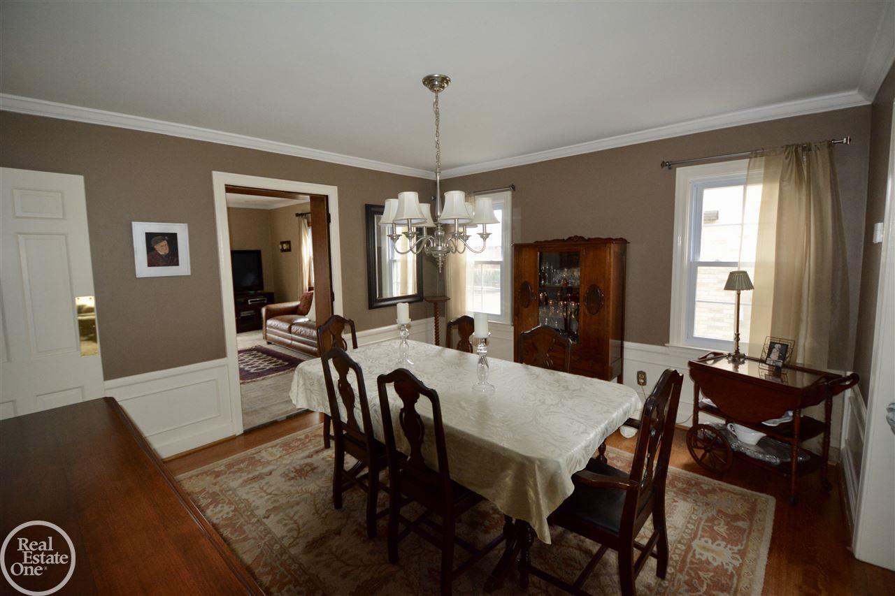 385 Moran Road Grosse Pointe, MI 48236 - Photo 8 of 33 31316318-7.JPG