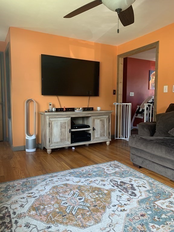 202 Almira Road Springfield, MA 01119 - Photo 9 of 16