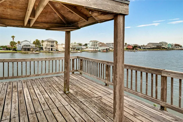 $990,000 | 1219 Pilot Lane, Galveston, TX 77554
