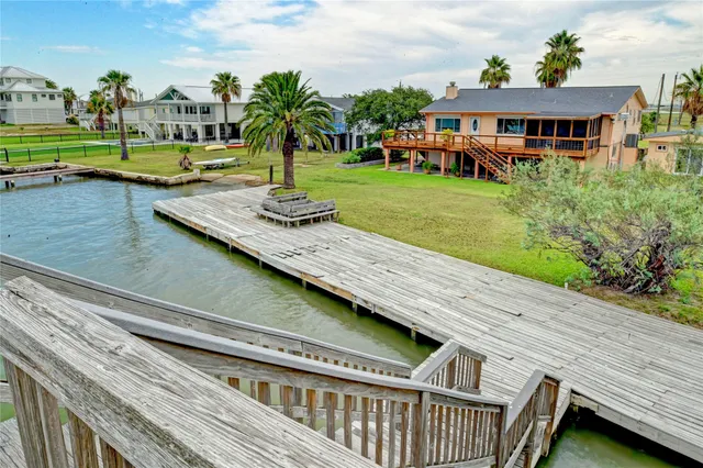 $990,000 | 1219 Pilot Lane, Galveston, TX 77554