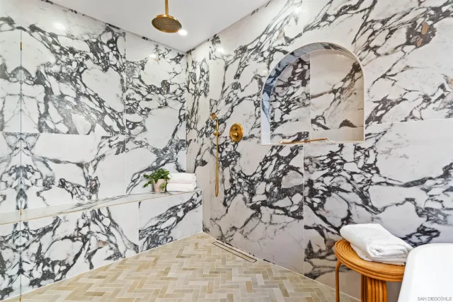 a house view with a outdoor space