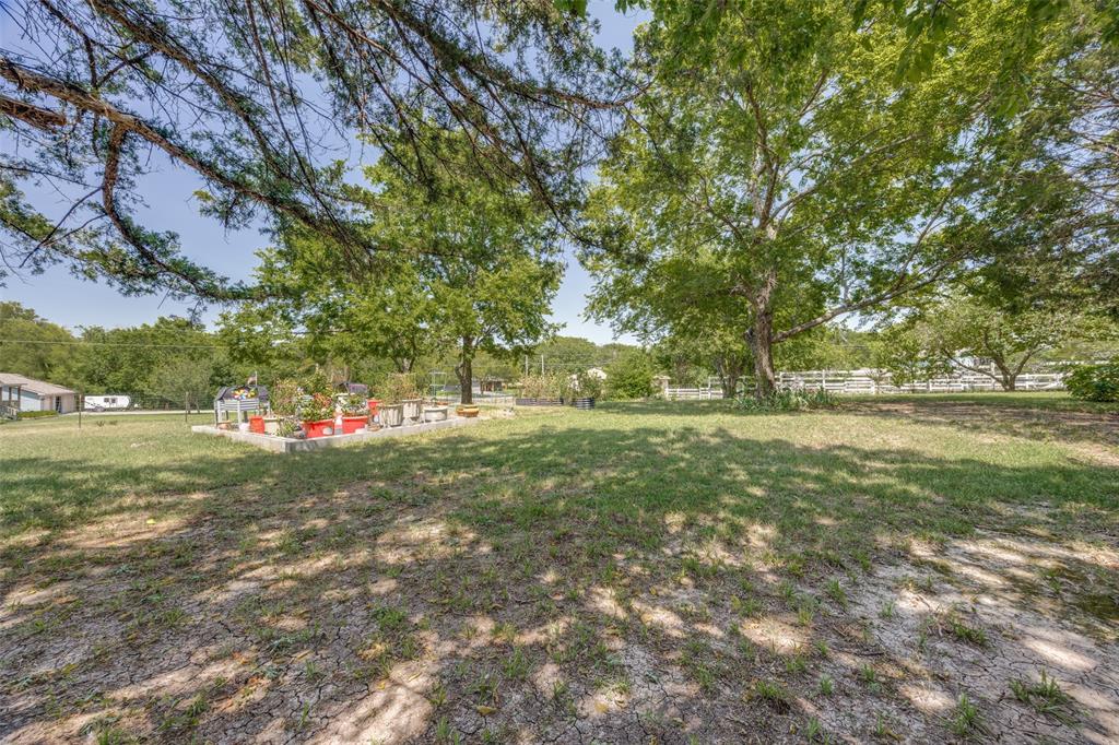 402 Jones Street Tom Bean, TX 75491 - Photo 23 of 31