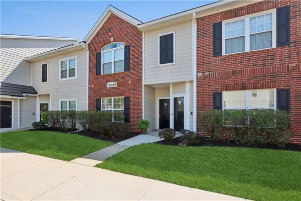 $220,000 | 11629 Tomahawk Creek Parkway, Unit F, Leawood, KS 66211