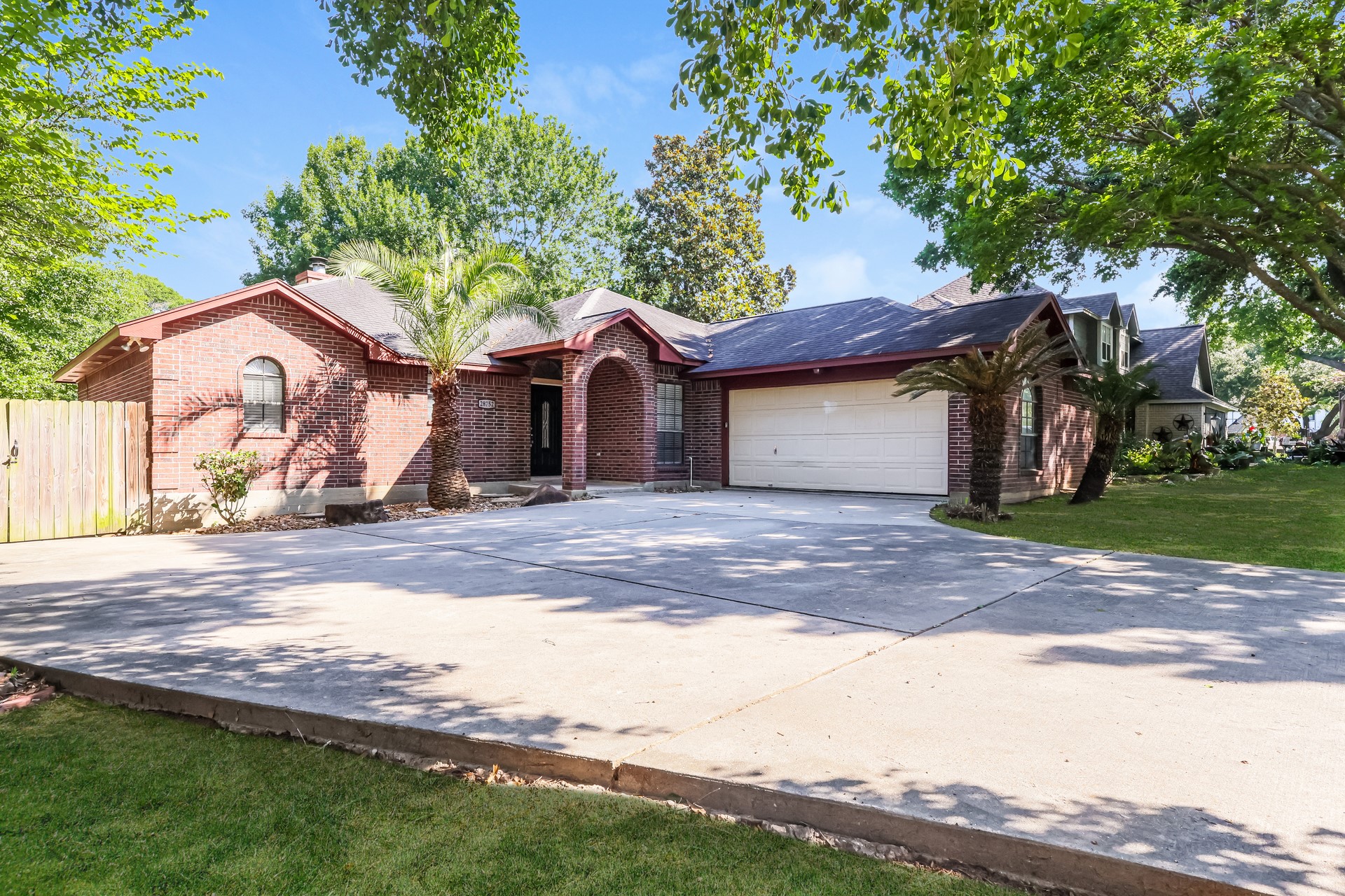 28752 Aloha Lane Montgomery, TX 77356 - Photo 2 of 18