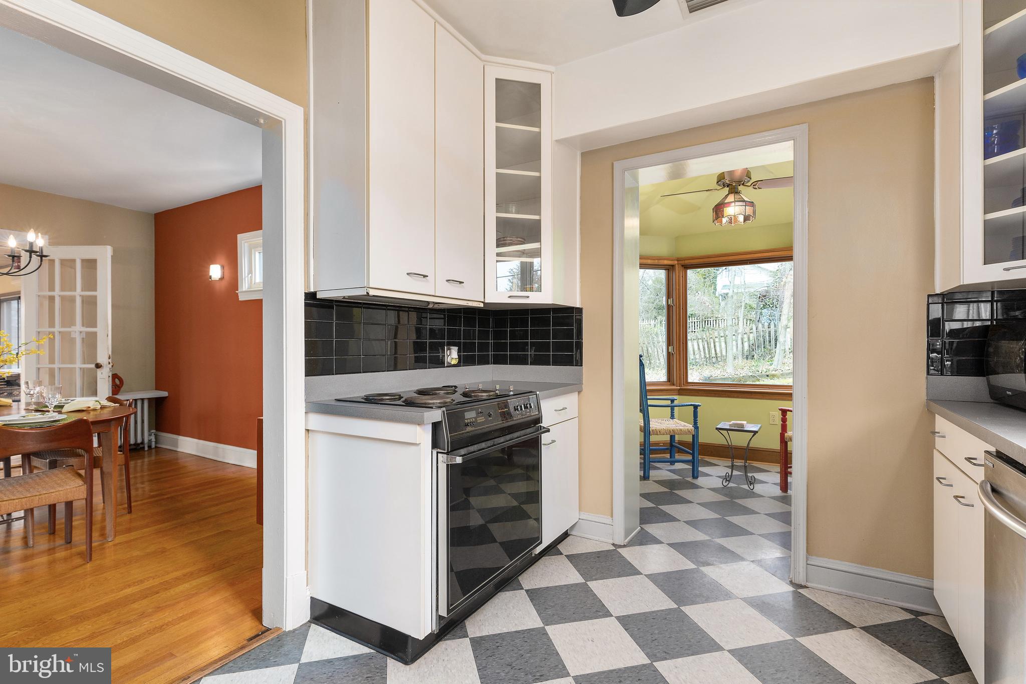 6010 Forest Road Cheverly, MD 20785 - Photo 8 of 36 Kitchen and breakfast nook