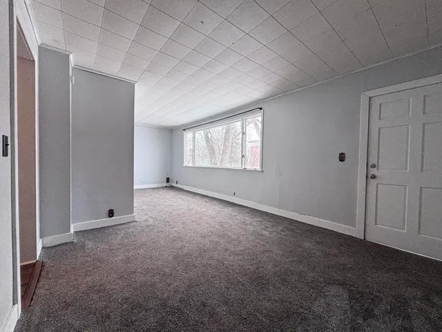 $950 | 612 6th Street West, Ashland, WI 54806