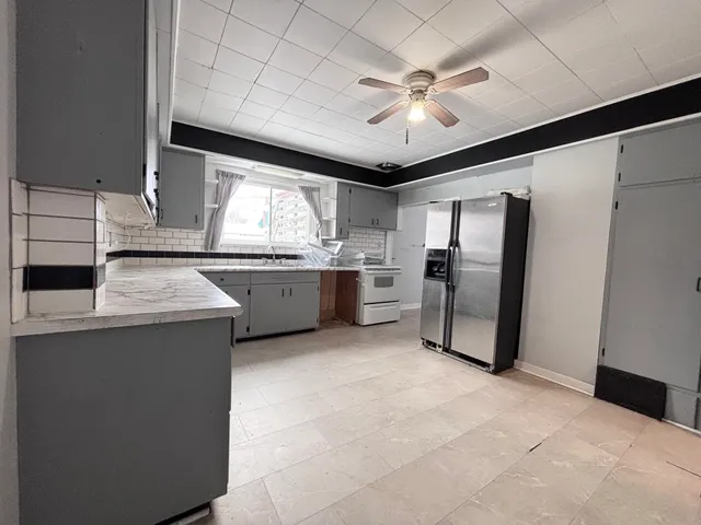 $950 | 612 6th Street West, Ashland, WI 54806