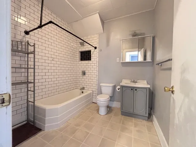 $950 | 612 6th Street West, Ashland, WI 54806