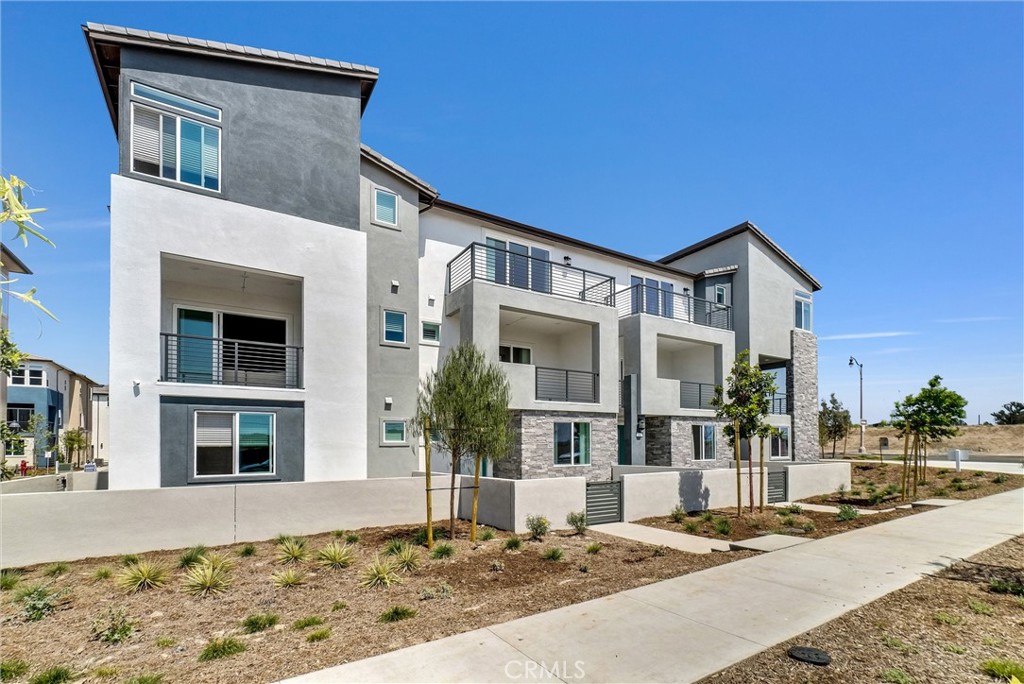 160 Restore Irvine, CA 92618 - Photo 4 of 50