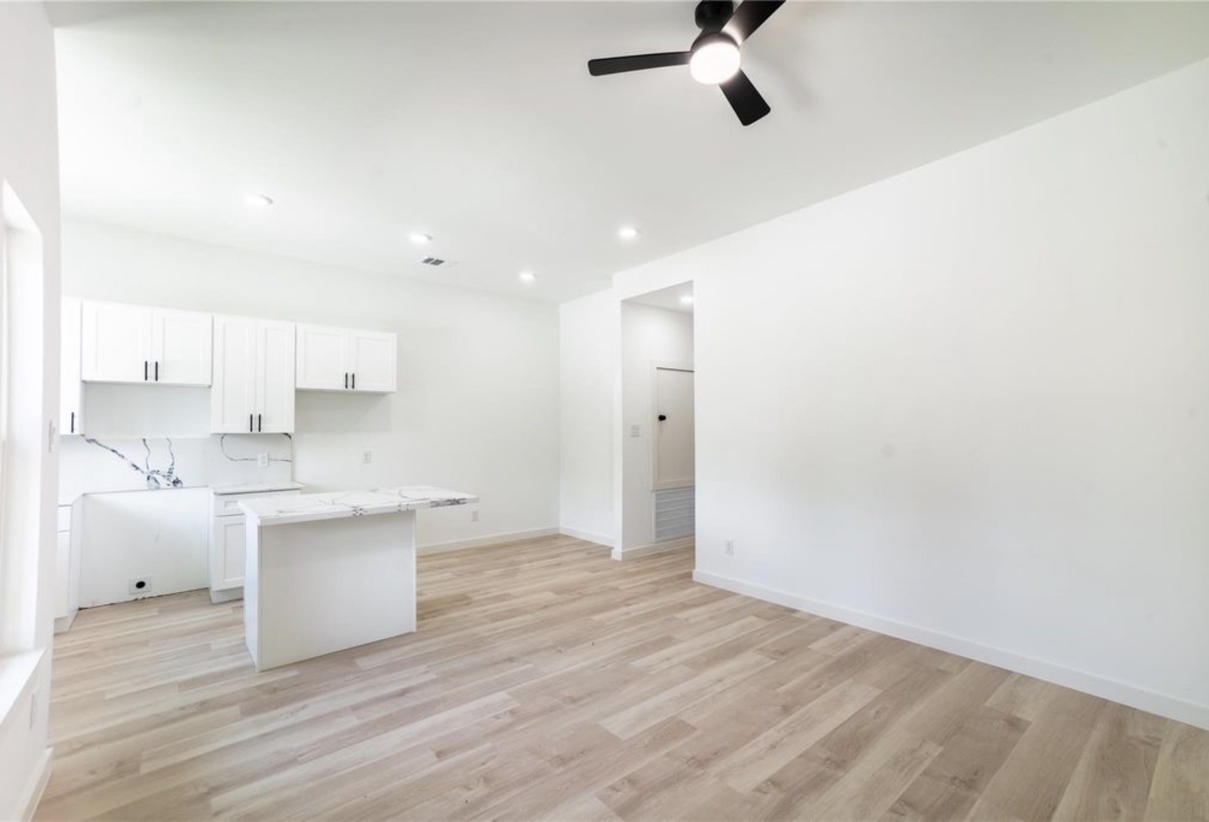 333 Delaware Street Houston, TX 77029 - Photo 2 of 11 Gallery Image 2
