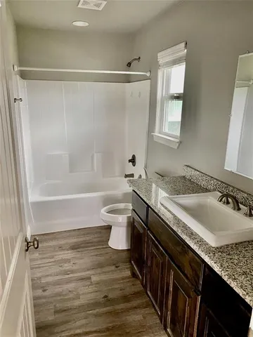 $950 | 2009 Rockview Drive, Unit 105, Granbury, TX 76049