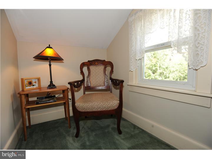 471 East Rock Road Allentown, PA 18103 - Photo 10 of 21 Hallway