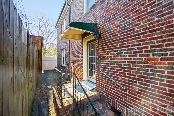 $850 | 49 Corban Avenue Southwest, Unit 9, Concord, NC 28025