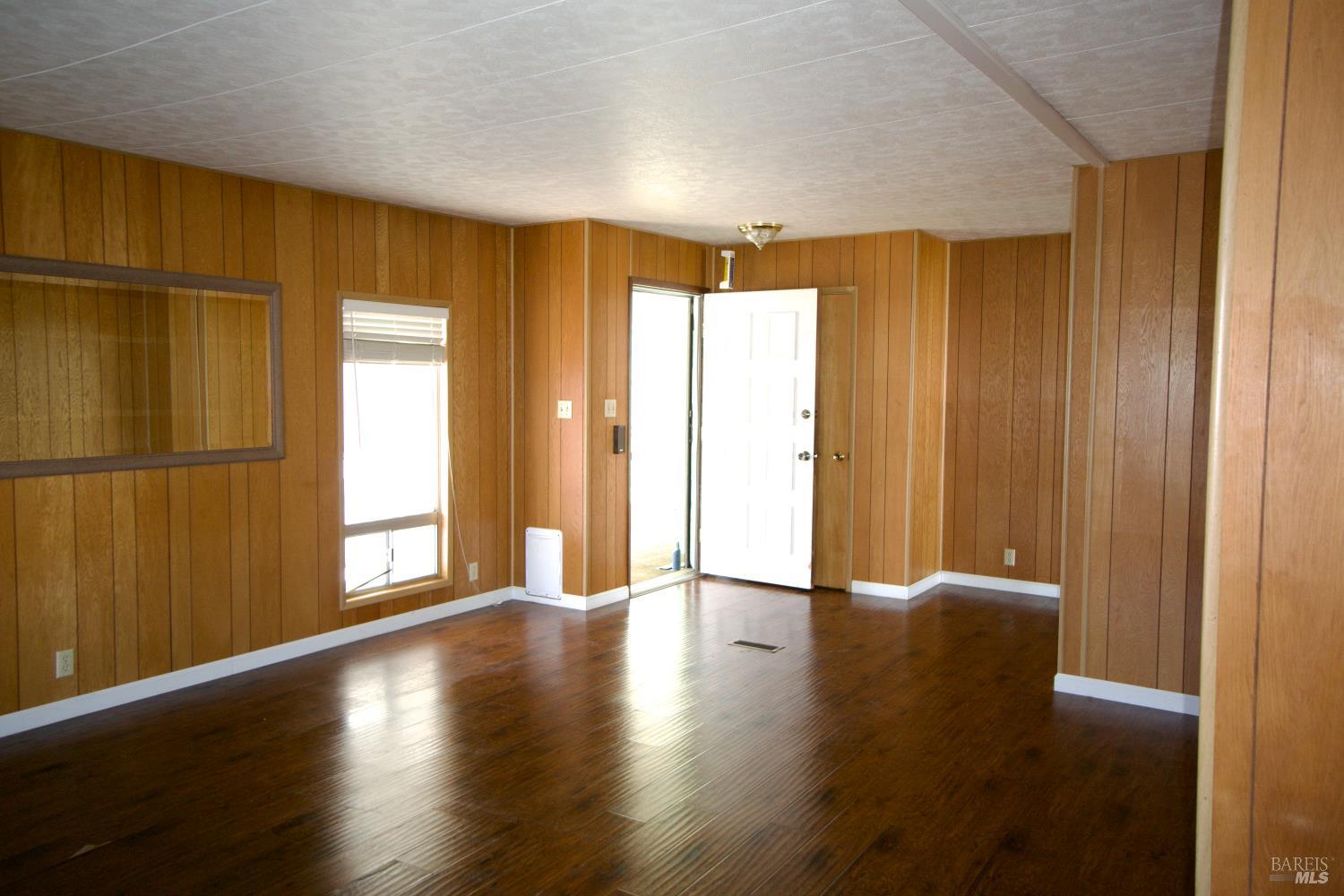 211 Colonial Park Drive Santa Rosa, CA 95403 - Photo 10 of 26 Nice, large living room
