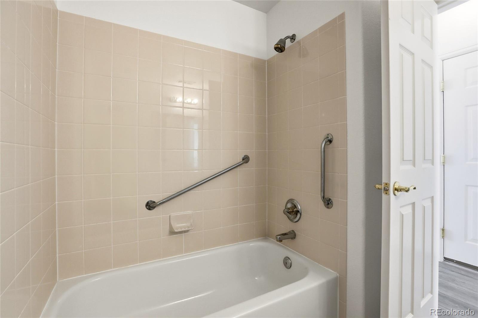 1435 South Chambers Road, Unit 104 Aurora, CO 80017 - Photo 16 of 31