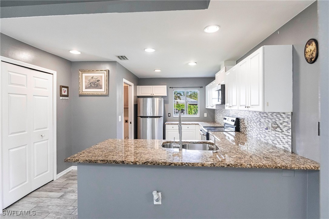8462 Butternut Road Fort Myers, FL 33967 - Photo 10 of 38