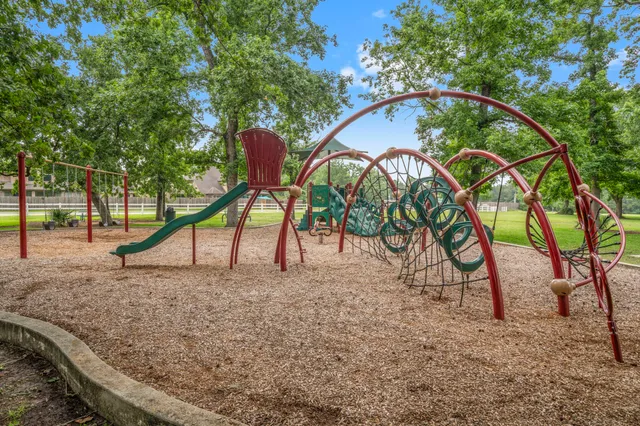 $364,900 | 9034 Centennial Drive, Conroe, TX 77384