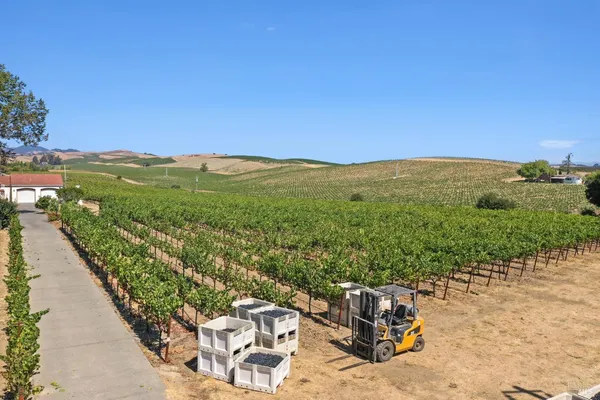 $2,995,000 | 5267 Old Sonoma Road, Napa, CA 94559