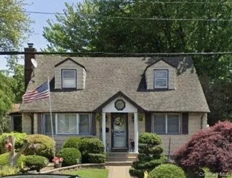 $2,100 | 519 Fowler Avenue, Unit 1, Franklin Square, NY 11010