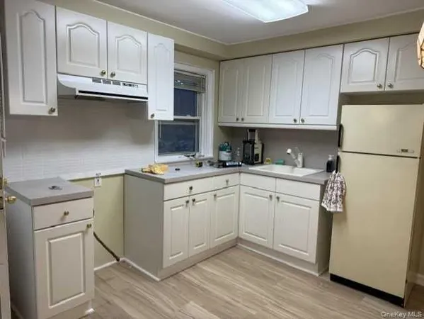 $2,100 | 519 Fowler Avenue, Unit 1, Franklin Square, NY 11010