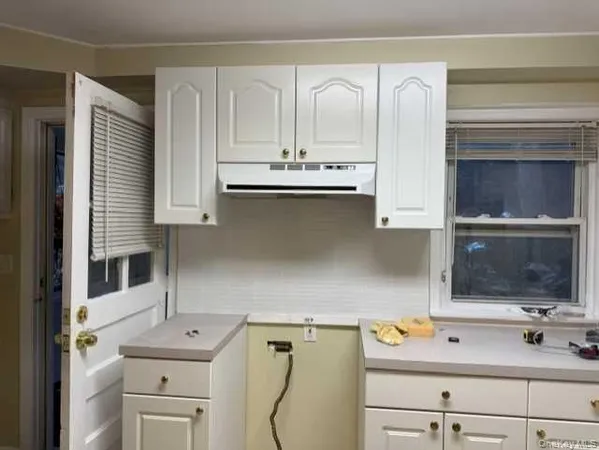 $2,100 | 519 Fowler Avenue, Unit 1, Franklin Square, NY 11010