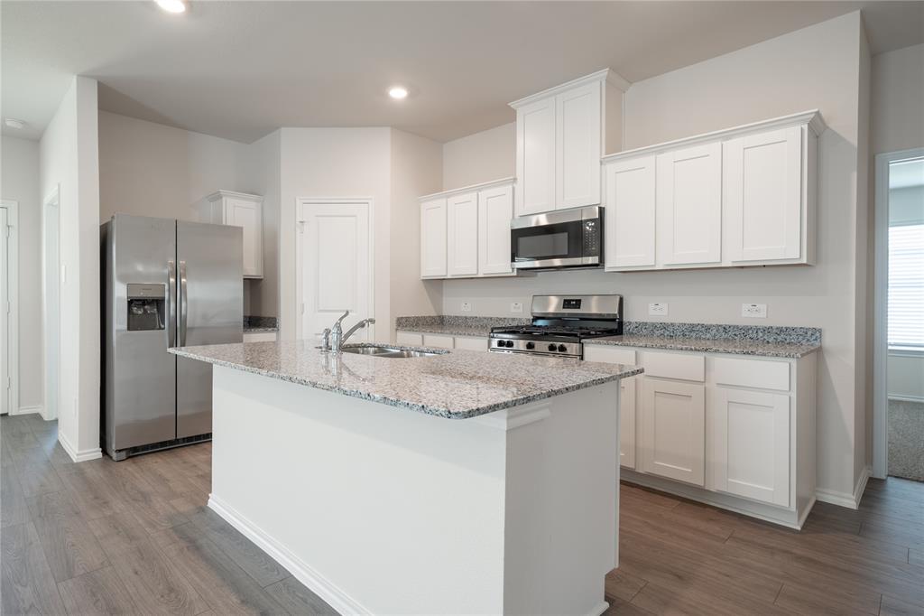 729 Orchid Way Pilot Point, TX 76258 - Photo 8 of 31