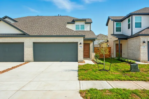 $2,595 | 1809 Peach Creek Drive, Unit B, Dayton, TX 77535