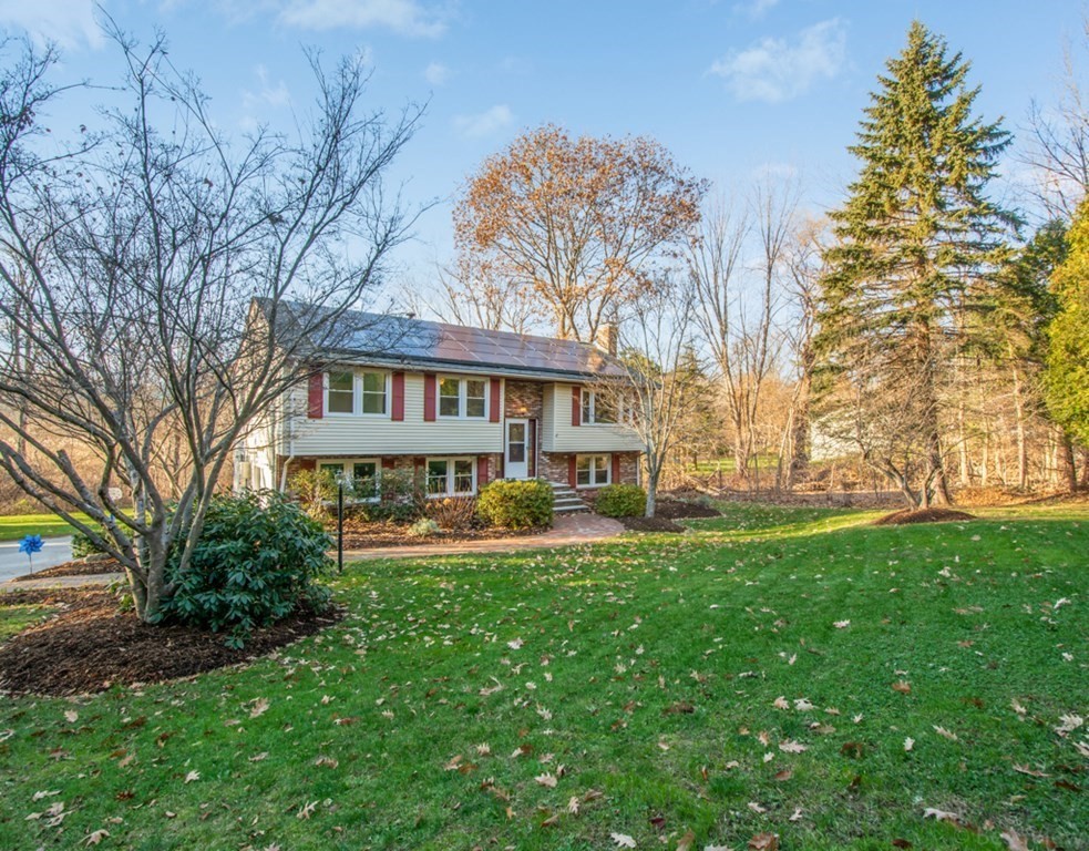 334 North Road Bedford, MA 01730 - Photo 3 of 40 Gallery Image 3