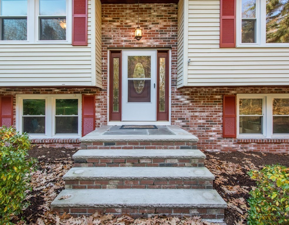 334 North Road Bedford, MA 01730 - Photo 4 of 40 Gallery Image 4