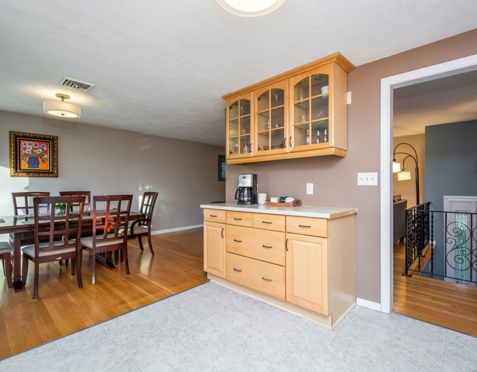 334 North Road Bedford, MA 01730 - Photo 10 of 40 Gallery Image 10