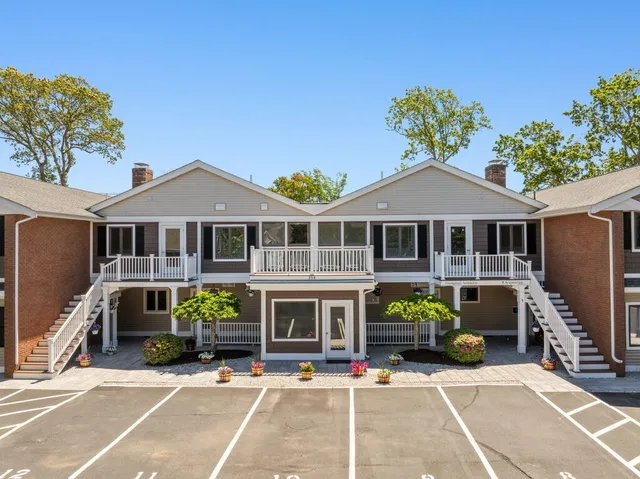 $559,000 | 354 Gifford Street, Unit 2, Falmouth, MA 02540