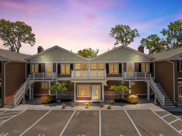 $559,000 | 354 Gifford Street, Unit 2, Falmouth, MA 02540