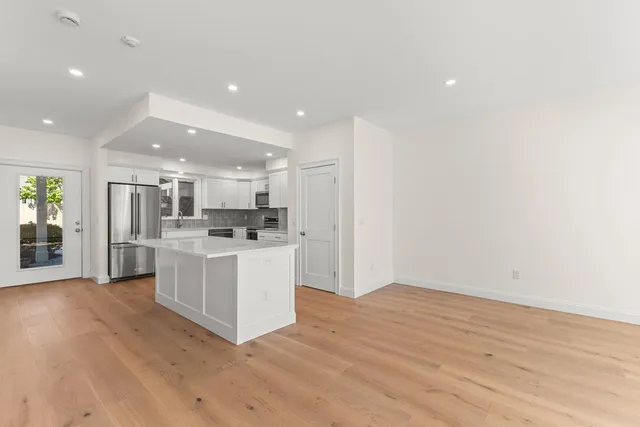 $559,000 | 354 Gifford Street, Unit 2, Falmouth, MA 02540