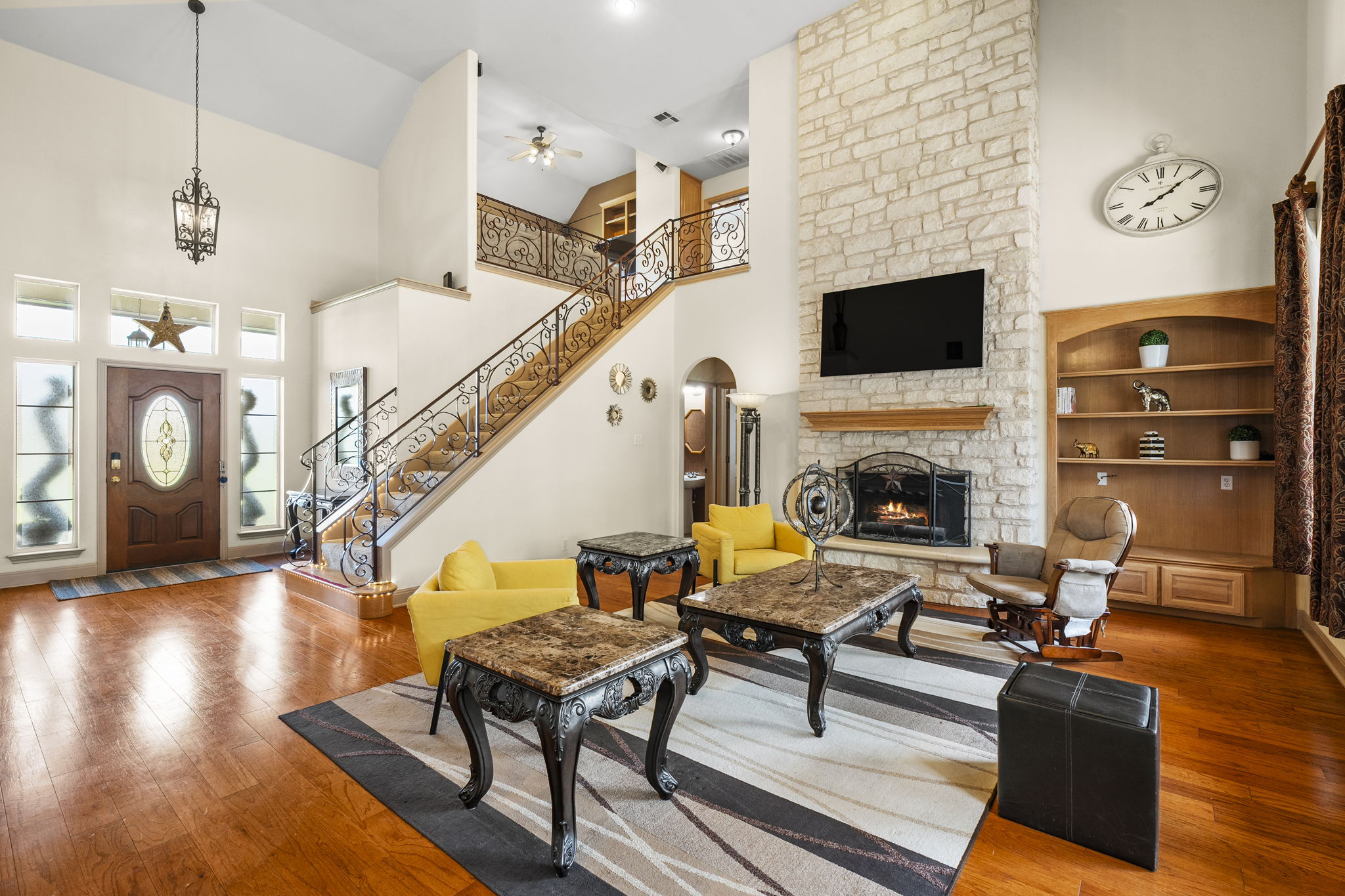 101 Landons Way Georgetown, TX 78633 - Photo 5 of 32 View of the living room and front door and staircase