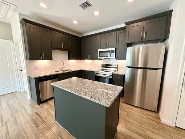 $1,395 | 11563 Persimmon Street, Willis, TX 77318