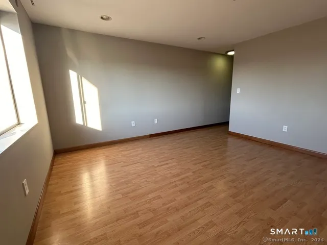 $2,100 | 111 DeKoven Drive, Unit 408, Middletown, CT 06457