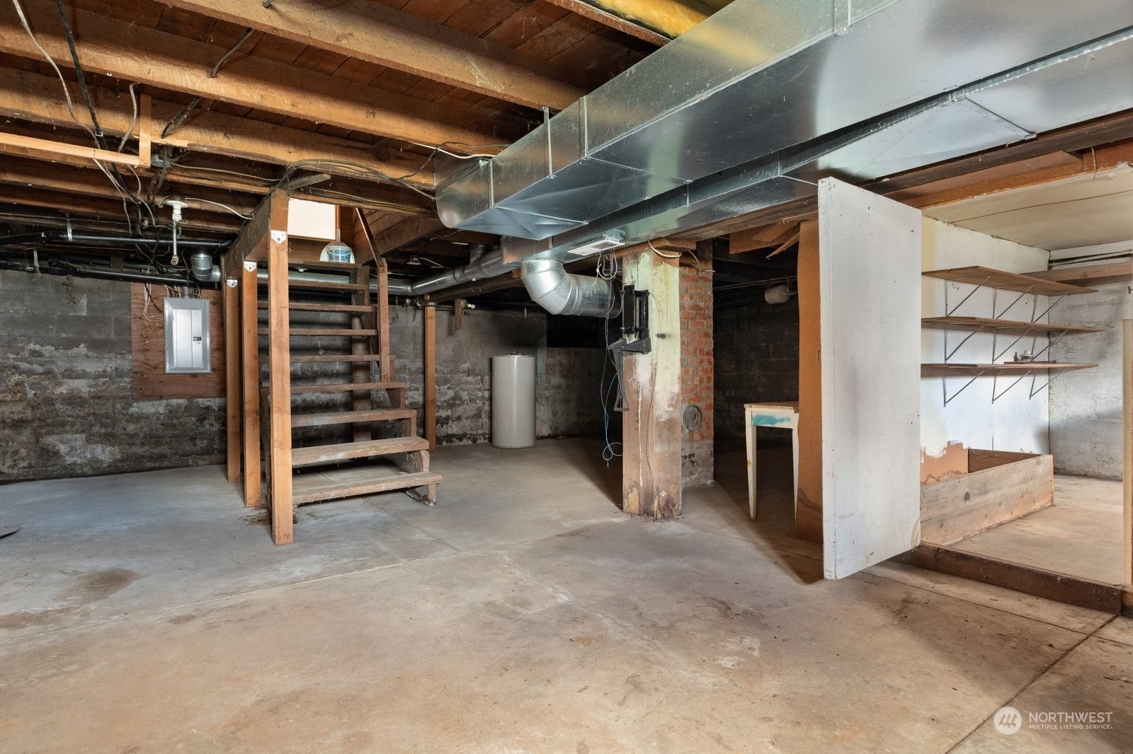 2575 Thompson Road Langley, WA 98260 - Photo 28 of 37 a view of empty room with stairs