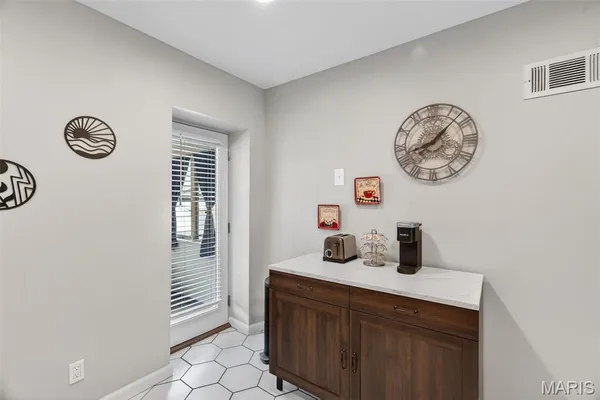 $224,900 | 4153 Loughborough Avenue, St. Louis, MO 63116