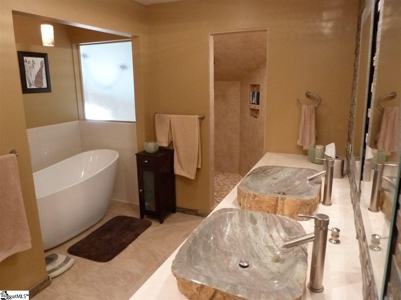 9 Altamont Forest Road Greenville, SC 29609 - Photo 15 of 36