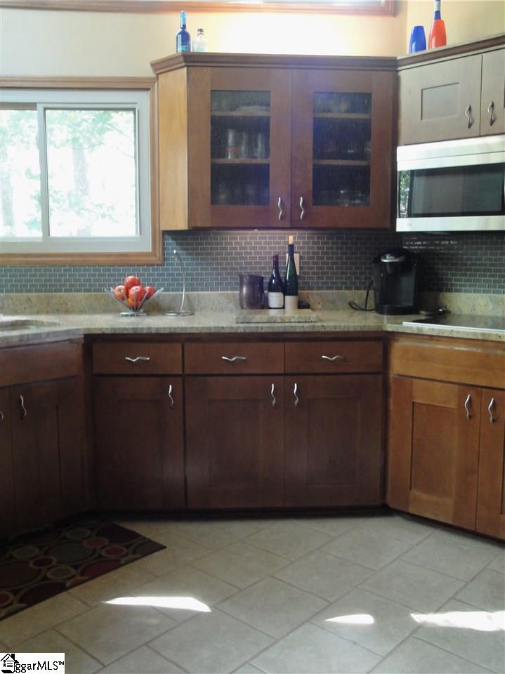 9 Altamont Forest Road Greenville, SC 29609 - Photo 4 of 36