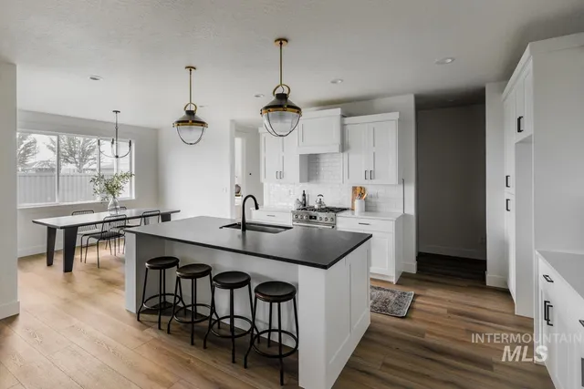 $549,900 | 10302 Stony Oak Street, Nampa, ID 83687