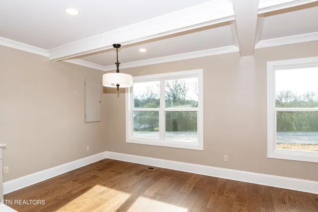 $437,400 | 308 West Hill Avenue, Friendsville, TN 37737