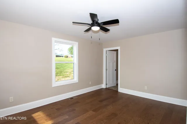 $437,400 | 308 West Hill Avenue, Friendsville, TN 37737