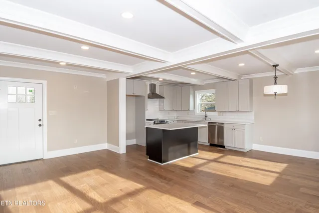 $437,400 | 308 West Hill Avenue, Friendsville, TN 37737