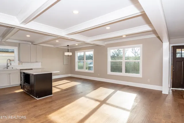 $437,400 | 308 West Hill Avenue, Friendsville, TN 37737