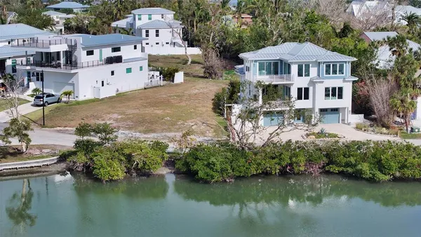 $995,000 | 6800 Longboat Drive South, Longboat Key, FL 34228